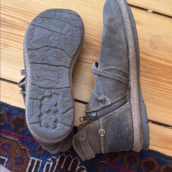 Born TarKiln brown suede leather ankle booties W 8 - Picture 7 of 7